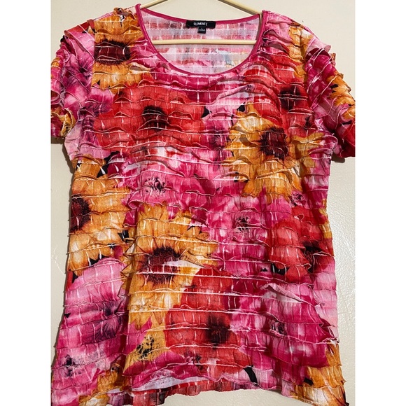 Floral Top - Picture 2 of 3